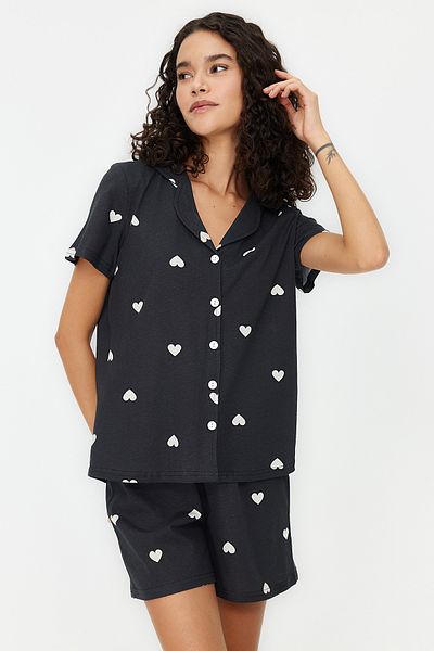 Trendyol Collection Set pijamale tricotate cu inimă, 100% bumbac, negru, cu pantaloni scurți THMSS21PT0756