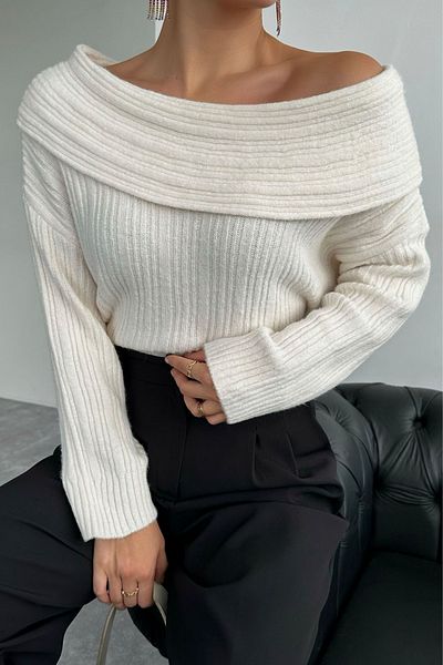ZF BUTİK Cremefarbener Pullover für Damen mit offener Schulterfalte