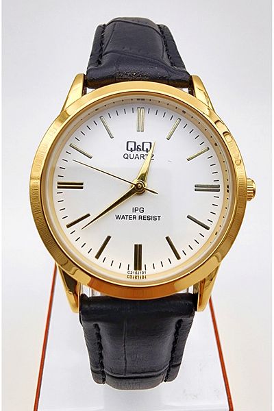 Q&Q Women's Wristwatch - Stylish and Functional Design