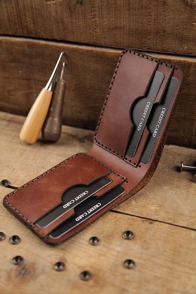New Coast Leather 1900's Ръчно изработен минималистичен мъжки портфейл от естествена кожа