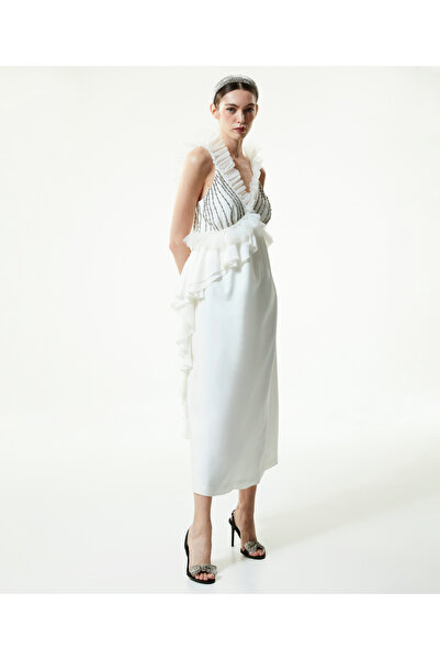 Machka Damska sukienka w kolorze złamanej bieli