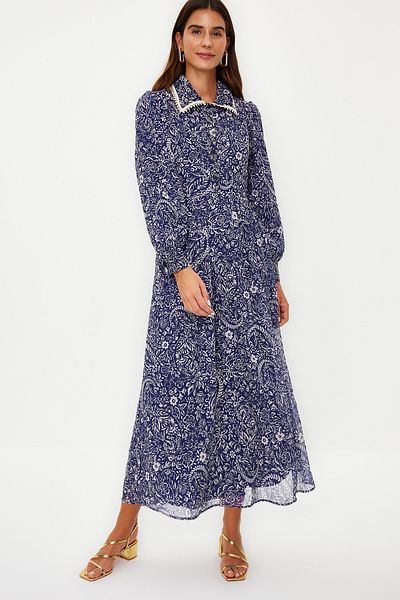 Trendyol Modest Modrý květinový límec s detailní podšívkou šifonové tkané šaty TCTSS24EB00033