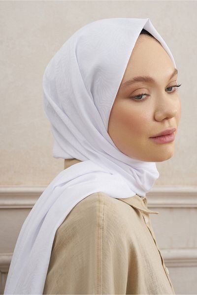 ARMANDA Labyrinth Pattern Shawl - Off-White