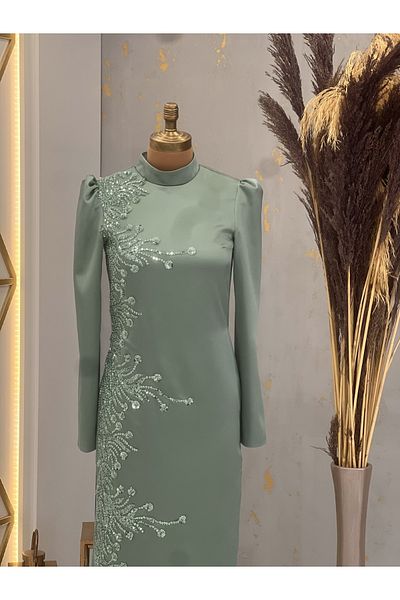 Surikka Pencil Crescent Hijab Evening Dress with Applique Embroidery on the Front Mint Green