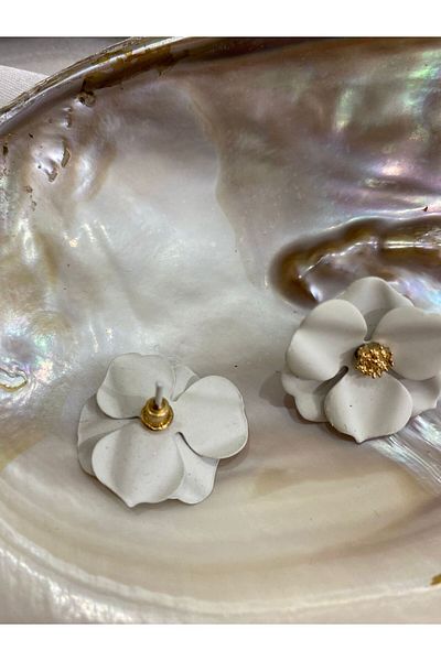 sema aksesuar Women's White Flower Model Earrings - Floral Earrings