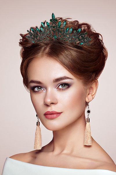 Hayalperest boncuk Bride Queen - Shiny Princess Wedding Crown with Crystal Stone Detail, Authentic Green