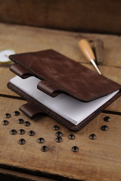 New Coast Leather 1900's Ръчно изработен калъф за тефтер A6 от естествена кожа
