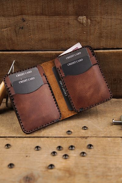 New Coast Leather 1900's Ръчно изработен минималистичен мъжки портфейл от естествена кожа