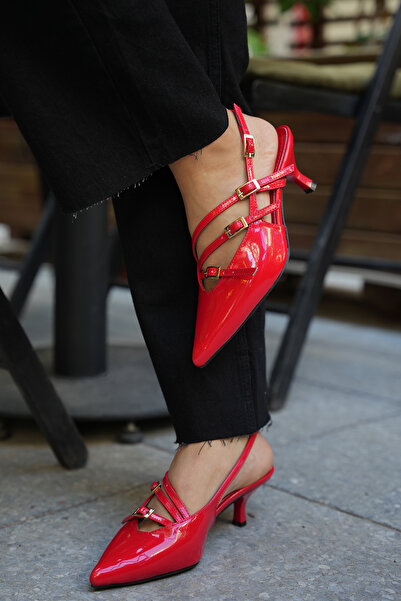 LAMİNTA Pathy Kırmızı Şerit Detaylı Kısa Topuklu Ayakkabı