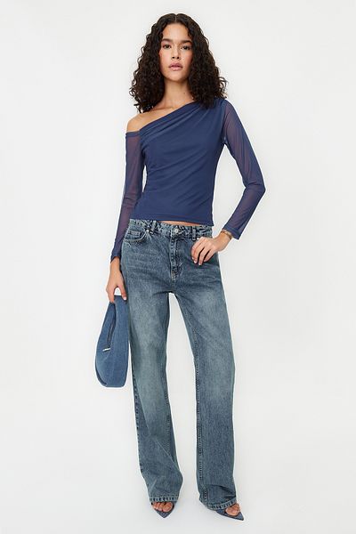 Trendyol Collection Indigó tüll bélelt aszimmetrikus gallérral kötött blúz TWOAW24BZ00051