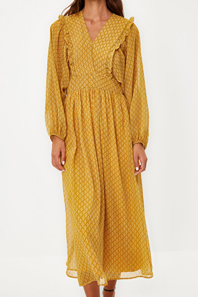 Trendyol Modest Πλεκτό φόρεμα με μίνιμαλ μοτίβο σιφόν από μουστάρδα TCTSS24EB00035