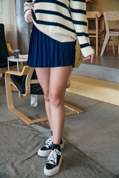 DelVino Önü Pileli Lacivert Şort Etek