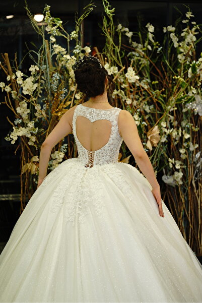 Elite Plus Moda Evi kalbim gelinlik modeli