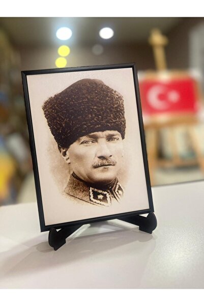beedene Atatürk Çerçeveli Masaüstü Dekor