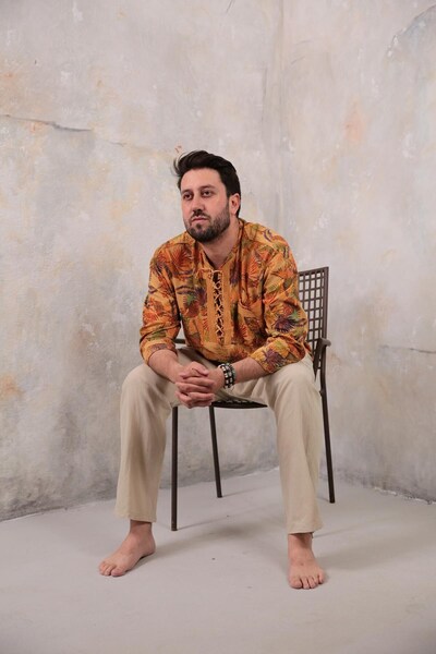 Şaman Butik Hardal Desenli Yakası Bağcıklı Bohem Erkek Gömlek