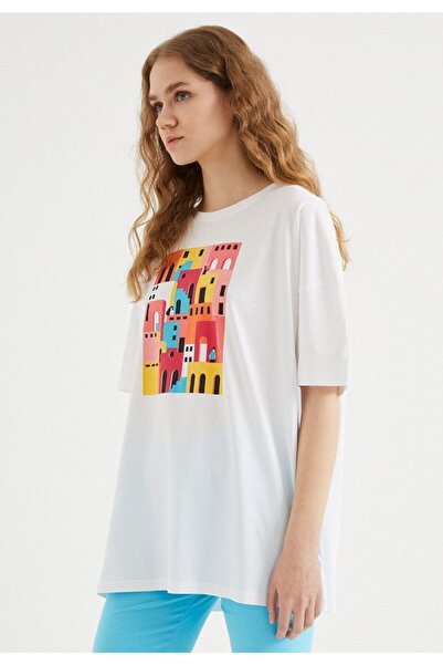 WESTMARK LONDON Women's White Oversize Fit Crew Neck Printed T-shirt City