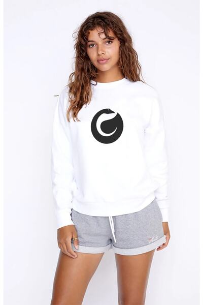 QIVI سويت شيرت نسائي أبيض محبوك بأكمام طويلة وشعار بسيط