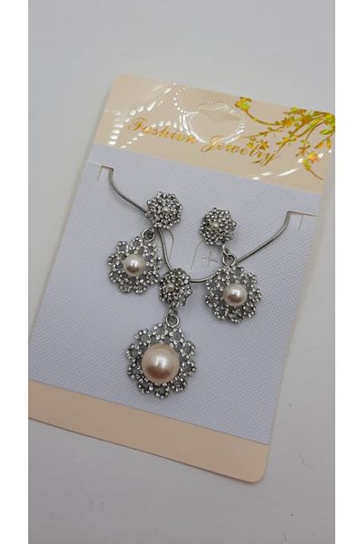 Merve Pearl Embroidered Necklace-Earring Set