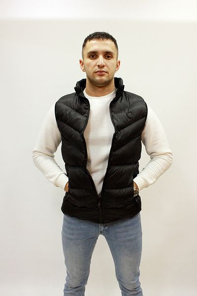butiksinope Мъжки пухен елек Barrels 10120 с яка стойка, черен