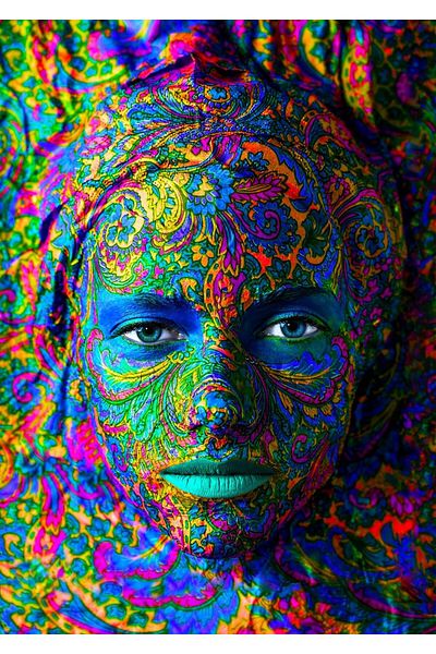 Enjoy Puzzle استمتع بألغاز مكياج فنية ملونة مكونة من 1000 قطعة