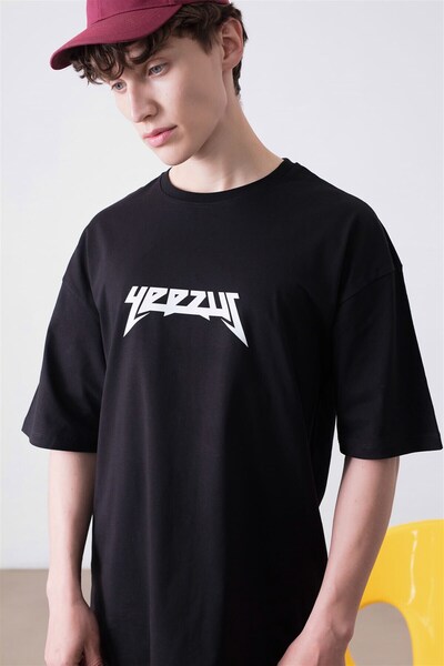 Tarzsokak Tricou negru unisex, Dumnezeu te vrea Yeezus