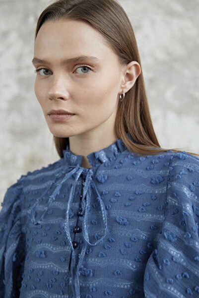 InStyle Šaty s balónovým rukávom s golierom na zaväzovanie – Indigo