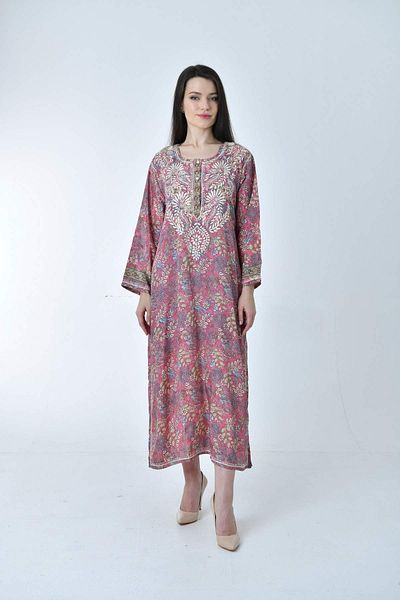 Gezgin tekstil ve aksesuar Ethnic Patterned Stylish Silk Dress (ETHNIC PATTERNED HAND EMBROIDERED STYLISH SILK DRESS)