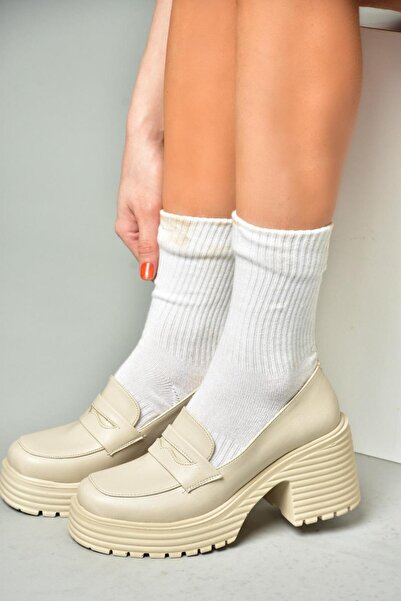 Fox Shoes R996052009 Bež Debela potpetica par ženskih cipela