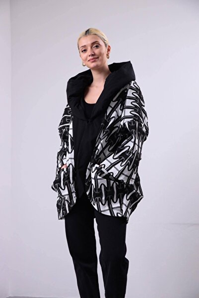 Şaman Butik Ekru Desenli Büyük Yakalı Trençkot