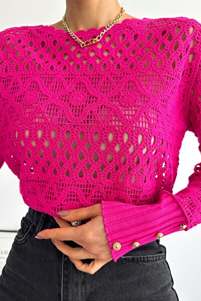 FEMELLE Dámská růžová krajková halenka standardní velikosti s detailem zlatého knoflíku