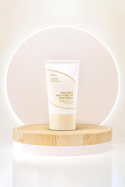 Isntree Tone Up Etkili Güneş Kremi Yüksek Koruma Spf 50 (50 ML) Ton Eşitleyici Vegan