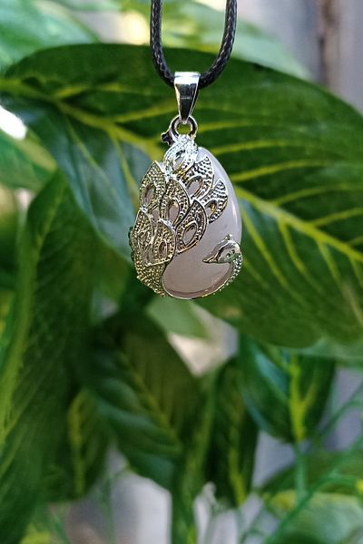 TAUS STONE Pink Quartz Stone Peacock Model Pendant (Leather Rope is Gifted)