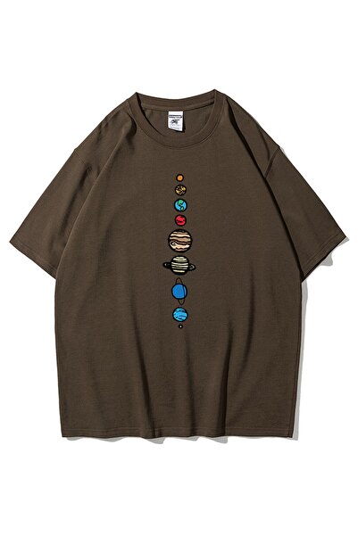 Adrift Футболка з принтом 9 планет з великою горловиною для екіпажу унісекс коричневого кольору