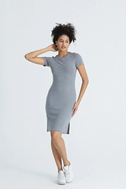 Twenty3 Kadın Basic Bisiklet Yaka Vücuda Oturan Minik Yırtmaç Detaylı Pamuklu...