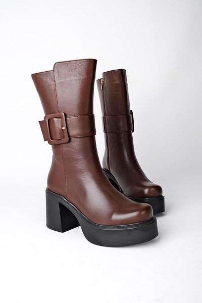 Lal Shoes & Bags Дамски ботуши Misha от естествена кожа с голям колан - кафяви