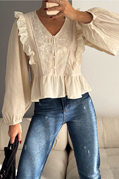 FEMELLE Women's Beige Frilly Button Detailed Scallop Embroidery Embroidered Blouse