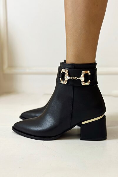 Nil Shoes Tasel Siyah Cilt Toka Detaylı Topuklu Bot