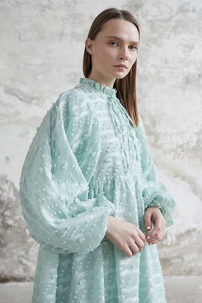 InStyle Šaty s balonovým rukávem s límcem - vodově zelená