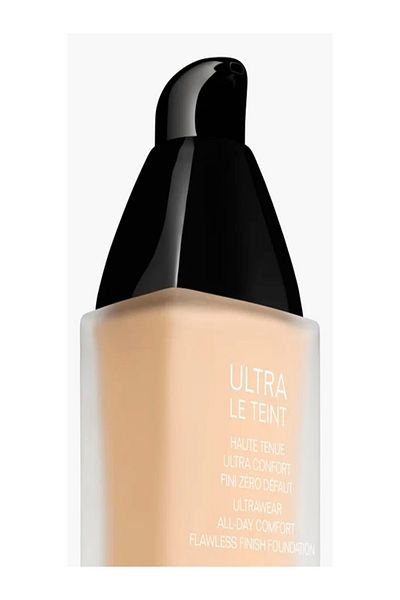 Chanel كريم أساس ULTRA LE TEINT FLUIDE - تأثير يدوم 24 ساعة، كريم أساس مضيء غير لامع يدوم 30 مل