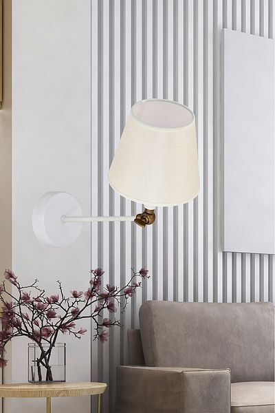 DEDE WHITE WITH PLAY HEAD ADJUSTABLE SCONCE HAT
