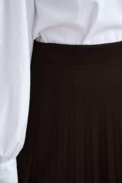 InStyle Luisa Elastic Waist Pleated Skirt - Bitter Brown