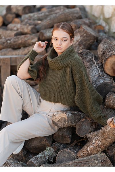 VerdeBlanco Turtleneck Crop Sweater with Sleeve Slits