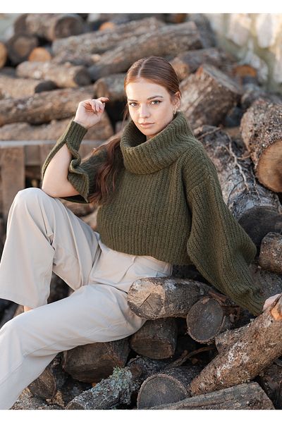 VerdeBlanco Turtleneck Crop Sweater with Sleeve Slits
