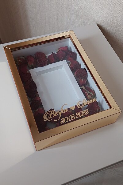 Verda Çerçeve Yeni Model 25x35 Cm Gold Renk Ledsiz Fotoğraf Alanlı Model Tasarım Gül Kutusu Anı Çerçevesi! Isimli
