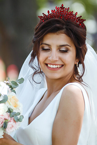 Bride with Crystal Gemstone Queen Crown Shiny Princess Crown Bride Wedding Crown Burgundy
