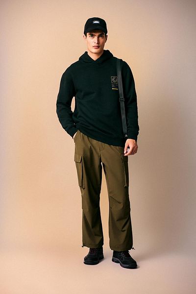 DeFacto Relax Fit Cargo-Hose mit Taschen und elastischem Bein A5301ax23au