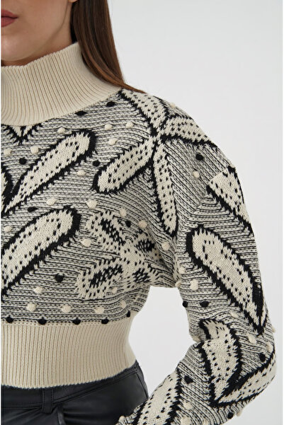 podyumgiyim Knitwear Turtleneck Heart Pattern Crop Sweater