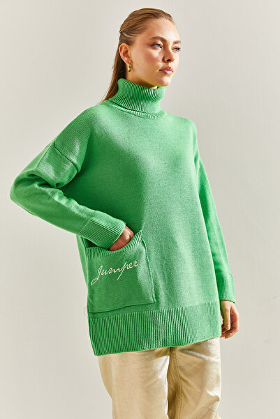 Bianco Lucci Women's Turtleneck Pocket Embroidered Knitwear Sweater