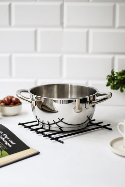 UmkaHome Trivet Teapot Pot Coaster Steel Iron Trivet Square Metal Coaster