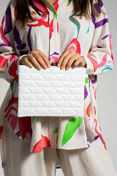 Bagfoni White Triangle Patterned Clutch Clutch